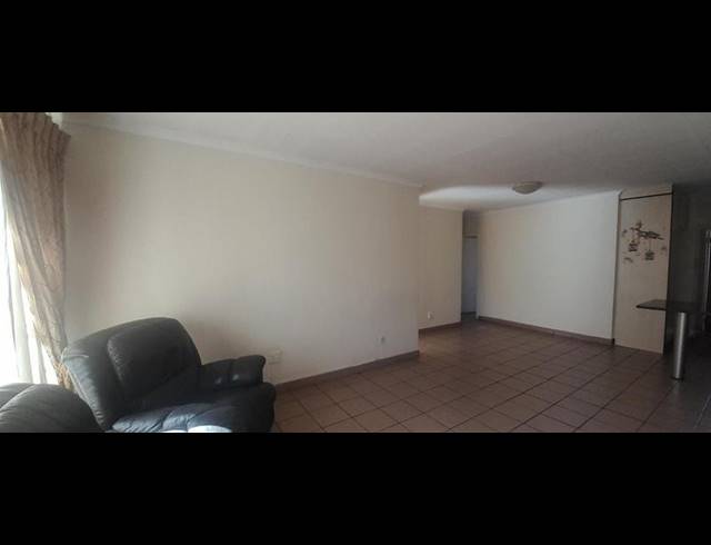 3 BEDROOM TOWNHOUSE FOR SALE IN ROOIHUISKRAAL NORTH